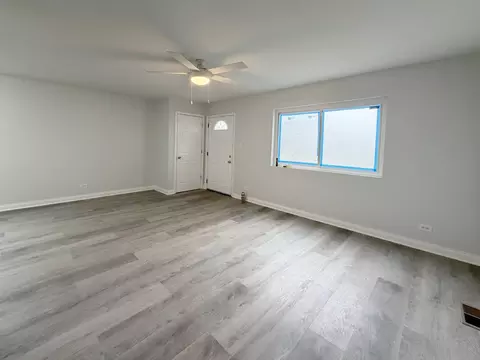 Living - 11361 S Racine Ave, Chicago, IL 60643 photo 8 of 9