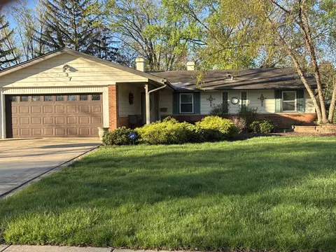 837 Oxford St, Downers Grove, IL 60516