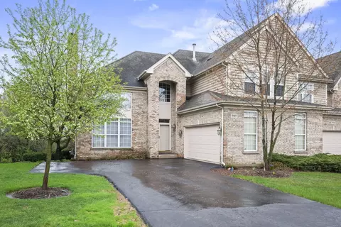 707 Stone Canyon Cir, Inverness, IL 60010
