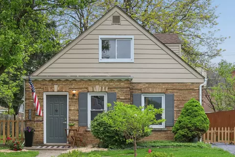 640 8th Ave, La Grange, IL 60525