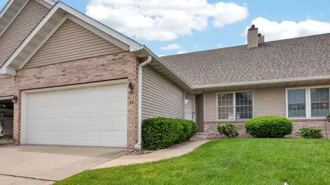 107 N Blair Dr #17, Normal, IL 61761