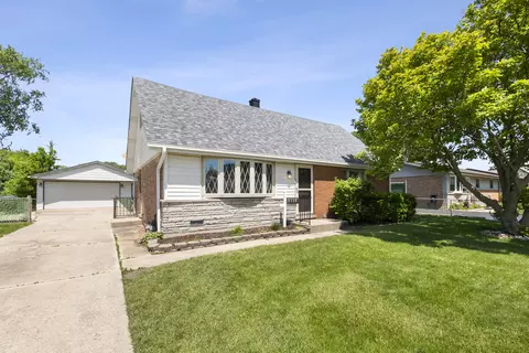 7118 Stanford Dr, Bridgeview, IL 60455