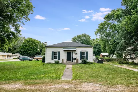 701 S Embarras Ave, Tuscola, IL 61953