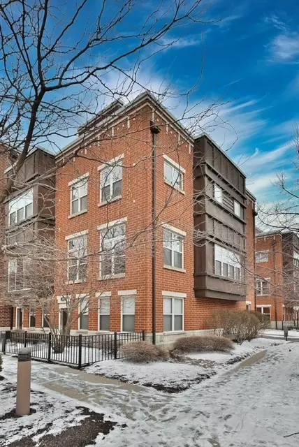 2523 S Calumet Ave, Chicago, IL 60616