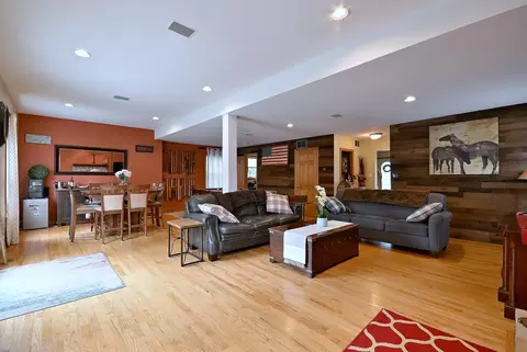 Living - 1495 E Algonquin Rd, Des Plaines, IL 60016 photo 3 of 8