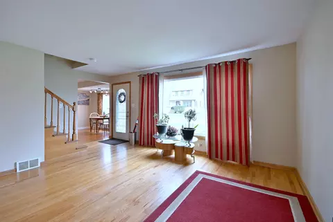 Living - 1495 E Algonquin Rd, Des Plaines, IL 60016 photo 5 of 8