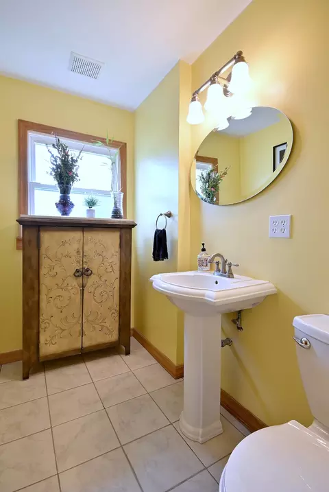 Bath - 1495 E Algonquin Rd, Des Plaines, IL 60016 photo 2 of 6