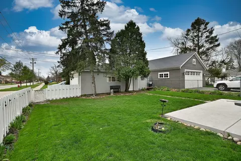 Exterior - 1495 E Algonquin Rd, Des Plaines, IL 60016 photo 7 of 7