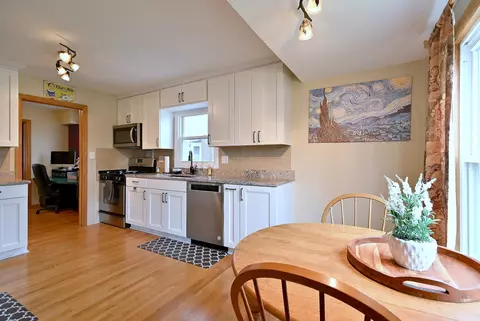 Kitchen - 1495 E Algonquin Rd, Des Plaines, IL 60016 photo 4 of 4