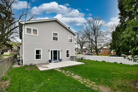 Exterior - 1495 E Algonquin Rd, Des Plaines, IL 60016 photo 6 of 7