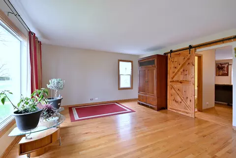 Living - 1495 E Algonquin Rd, Des Plaines, IL 60016 photo 7 of 8