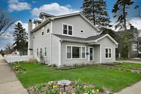 Exterior - 1495 E Algonquin Rd, Des Plaines, IL 60016 photo 2 of 7