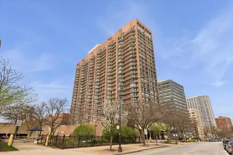 4170 N Marine Dr #18D, Chicago, IL 60613