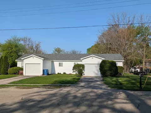 516-520 Stilson St, Earlville, IL 60518