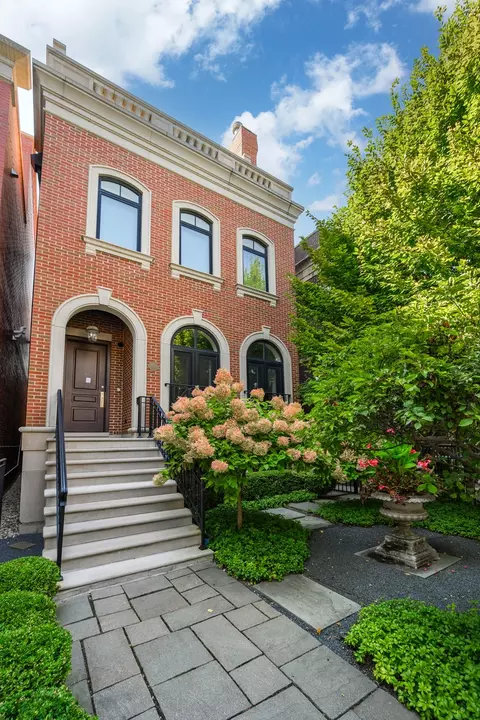 2140 N Clifton Ave, Chicago, IL 60614