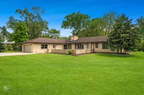 16 W721 Red Oak St, Bensenville, IL 60106