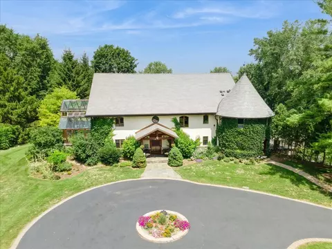 236 Steeplechase Rd, Barrington Hills, IL 60010