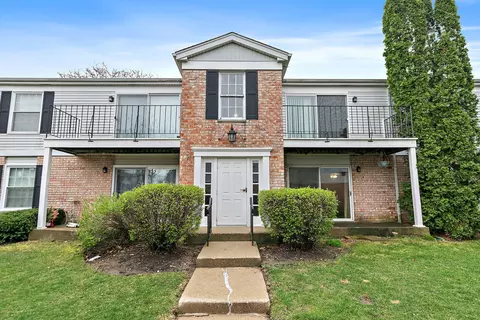 979 Golf Course Rd #2, Crystal Lake, IL 60014