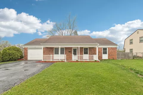 2 Emerson Dr, Schaumburg, IL 60194