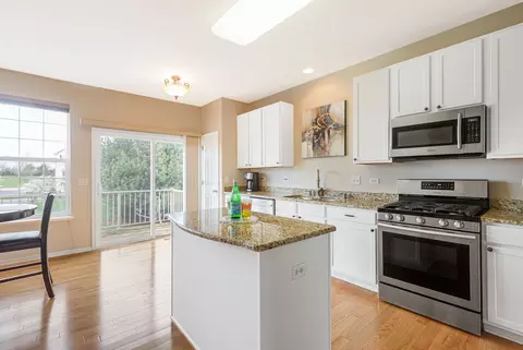 Kitchen - 674 Lambert Ln, Bartlett, IL 60103 photo 1 of 3