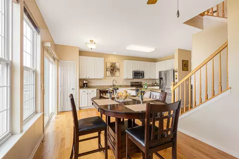 Dining - 674 Lambert Ln, Bartlett, IL 60103 photo 2 of 2