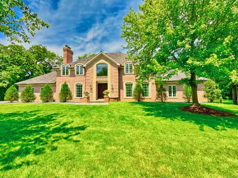 560 Jacqulyn Ln, Lake Forest, IL 60045