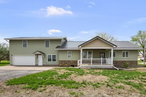 317 S Walnut St, Wilton, IA 52778