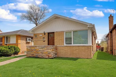 Exterior - Undisclosed, Chicago, IL 60628 photo 3 of 8
