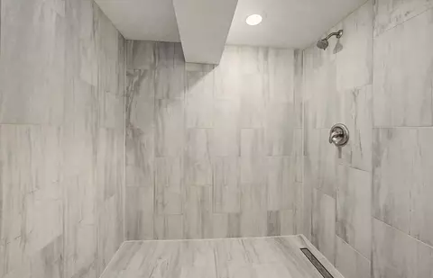 Bath - Undisclosed, Chicago, IL 60628 photo 4 of 4