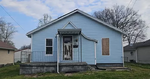 740 E Park St, Du Quoin, IL 62832