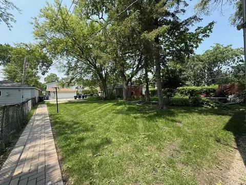 Exterior - 1504 Pitner Ave, Evanston, IL 60201 photo 3 of 4