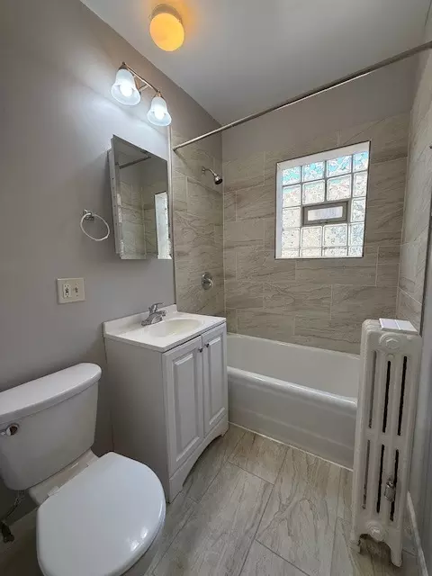 Bath - 1504 Pitner Ave, Evanston, IL 60201 photo 2 of 2