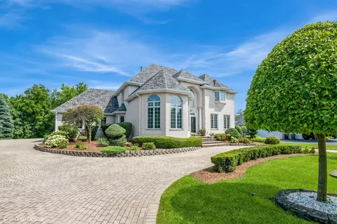 8060 Kristo Ln, Orland Park, IL 60462