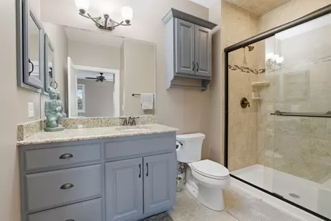 Bath - 12023 Ashbrook Ln, Mokena, IL 60448 photo 2 of 10