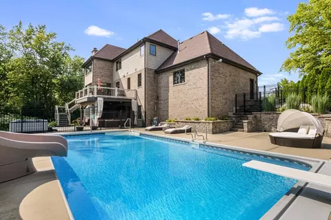 Exterior - 12023 Ashbrook Ln, Mokena, IL 60448 photo 7 of 20