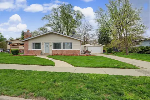 Exterior - 103 Willow St, Park Forest, IL 60466 photo 3 of 10