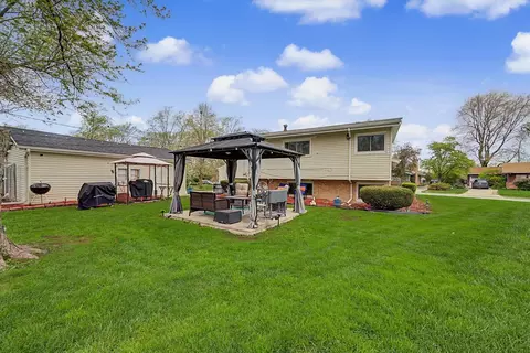 Exterior - 103 Willow St, Park Forest, IL 60466 photo 8 of 10