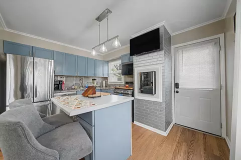 Kitchen - 103 Willow St, Park Forest, IL 60466 photo 3 of 8