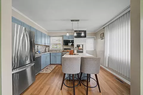 Kitchen - 103 Willow St, Park Forest, IL 60466 photo 1 of 8