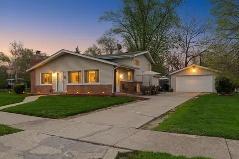 Exterior - 103 Willow St, Park Forest, IL 60466 photo 2 of 10