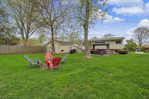 Exterior - 103 Willow St, Park Forest, IL 60466 photo 9 of 10