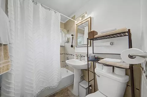 Bath - 103 Willow St, Park Forest, IL 60466 photo 2 of 2