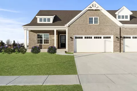 16551 Kayla Dr, Lemont, IL 60439