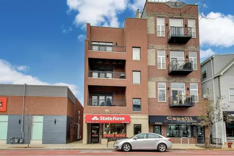 2332 W Belmont Ave #4, Chicago, IL 60618