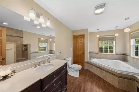 Bath - 2 Division St, Bristol, IL 60512 photo 1 of 5