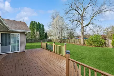 Exterior - 2 Division St, Bristol, IL 60512 photo 3 of 4