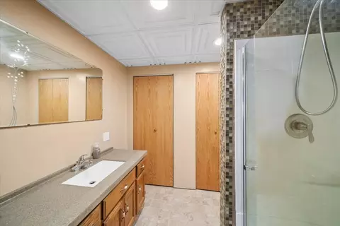 Bath - 2 Division St, Bristol, IL 60512 photo 5 of 5
