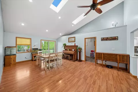 Entry Way - 2 Division St, Bristol, IL 60512 photo 1 of 1