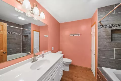 Bath - 2 Division St, Bristol, IL 60512 photo 3 of 5