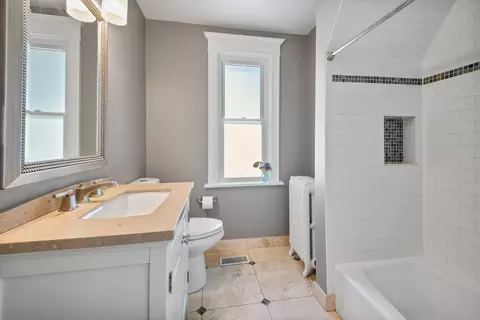 Bath - 934 Beloit Ave, Forest Park, IL 60130 photo 2 of 2